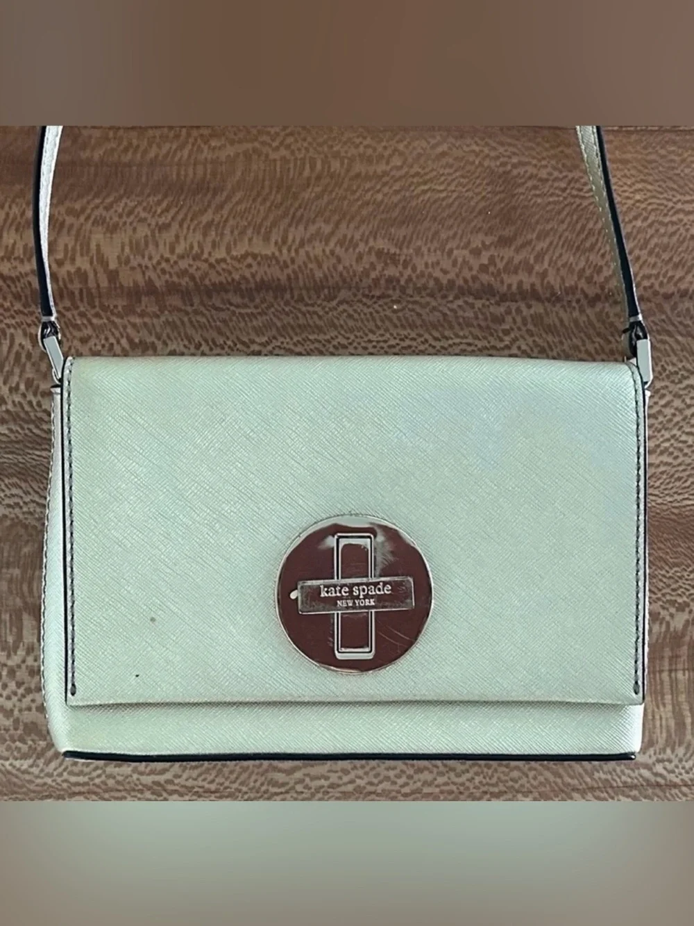 Kate Spade Newberry Lane SallyMetallic Gold Crossbody Bag Turnlock